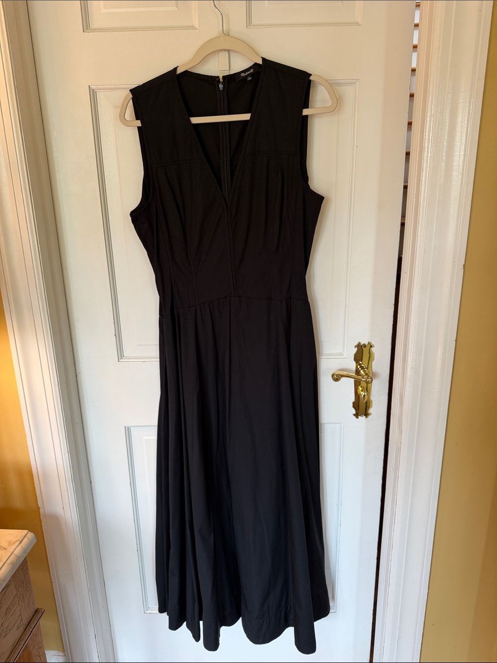Madewell Black Sleeveless V-Neck Midi Dress
